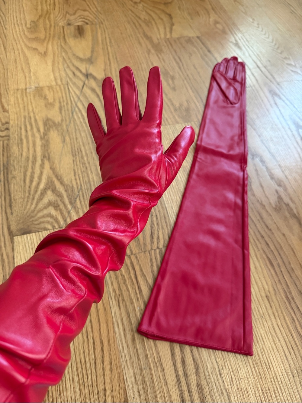 Long Red faux Leather Opera Gloves - Women Accessories S-M - Picture 8 of 9